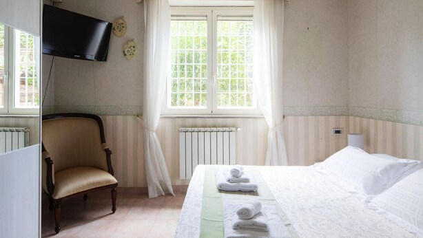 Unclassified image, 1 of 41, button - Villa 'Ennio' with Private Pool, Wi-Fi and Air Conditioning (Ciampino)