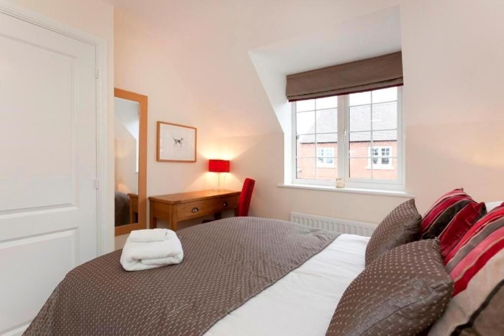 2 bedrooms, iron/ironing board, Internet, bed sheets