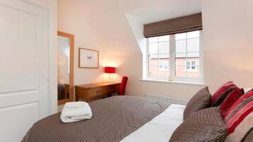 2 bedrooms, iron/ironing board, Internet, bed sheets