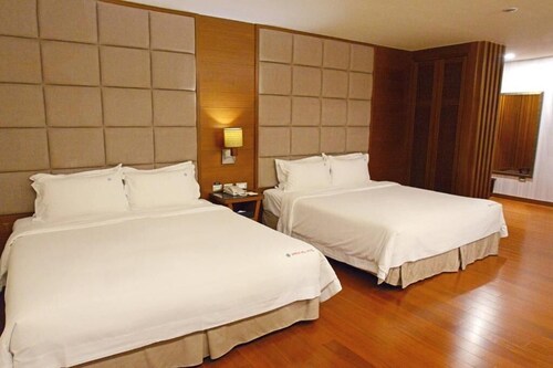 SPRING HILL HOTEL