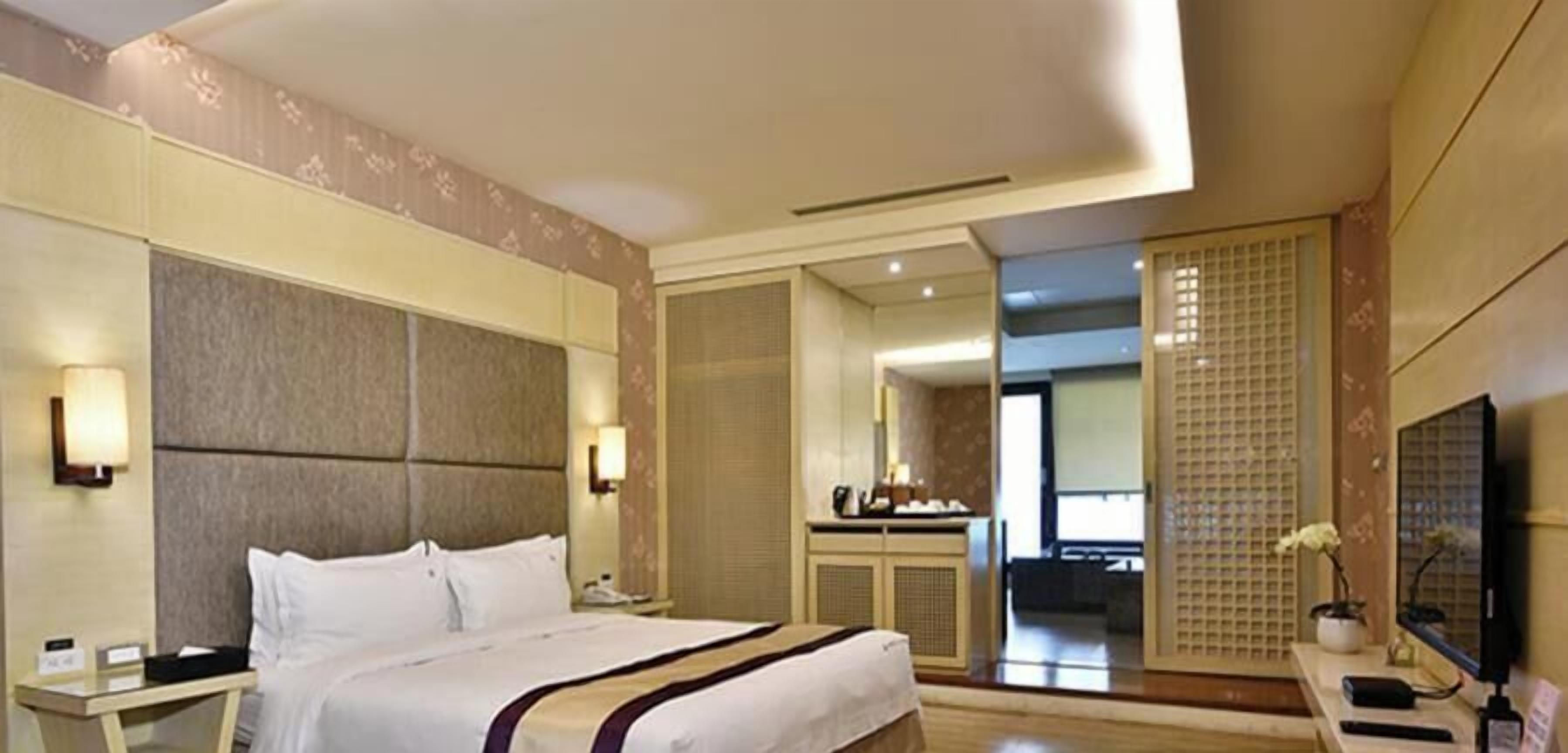 Phòng Suite Superior, ban công, quang cảnh vườn | Két bảo mật tại phòng, màn/rèm cản sáng, phòng cách âm 