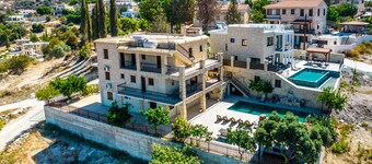 Sea-view Retreat - Villas With Pools and Private Jacuzzi Cabin