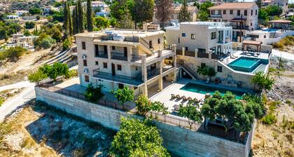 Sea-view Retreat - Villas With Pools and Private Jacuzzi Cabin
