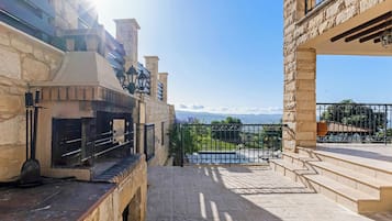 Villa, Multiple Bedrooms, Private Pool, Garden View | BBQ/picnic Area