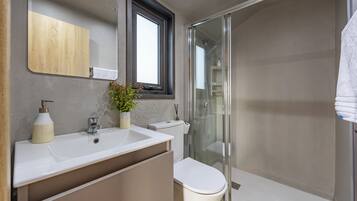Villa, 1 Bedroom, Patio, Mountain View | Bathroom