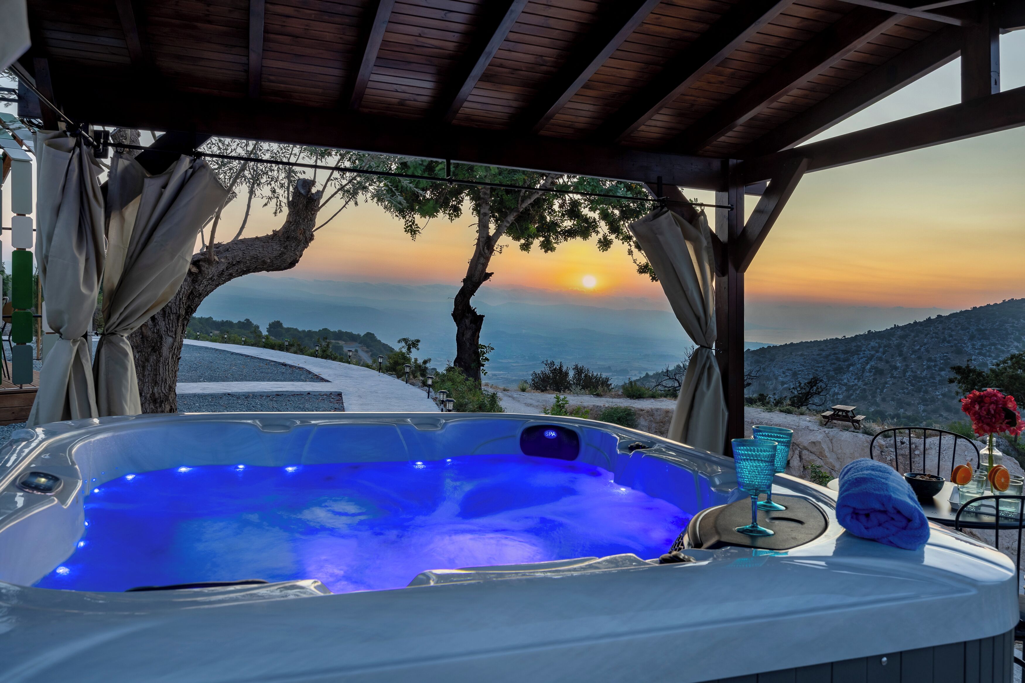 Villa, 1 habitación, patio, vista a la montaña | Tina de hidromasaje al aire libre