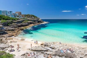 Beach - Chic Bondi Studio, 5Min Walk to the Beach (Bondi Beach)