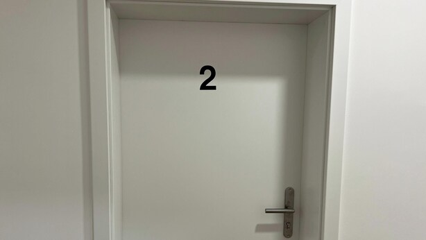 Luokittelematon kuva, 1 kautta 6, painike