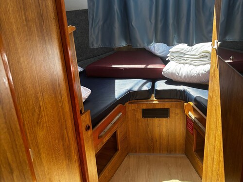 Spacious houseboat at the port - 8 guests