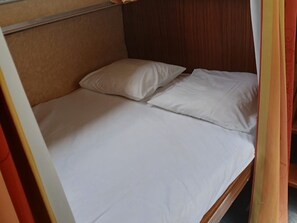 2 bedrooms, bed sheets