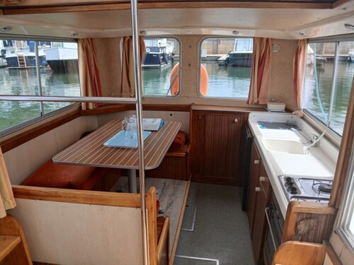 Vintage houseboat on the water - 6 guests