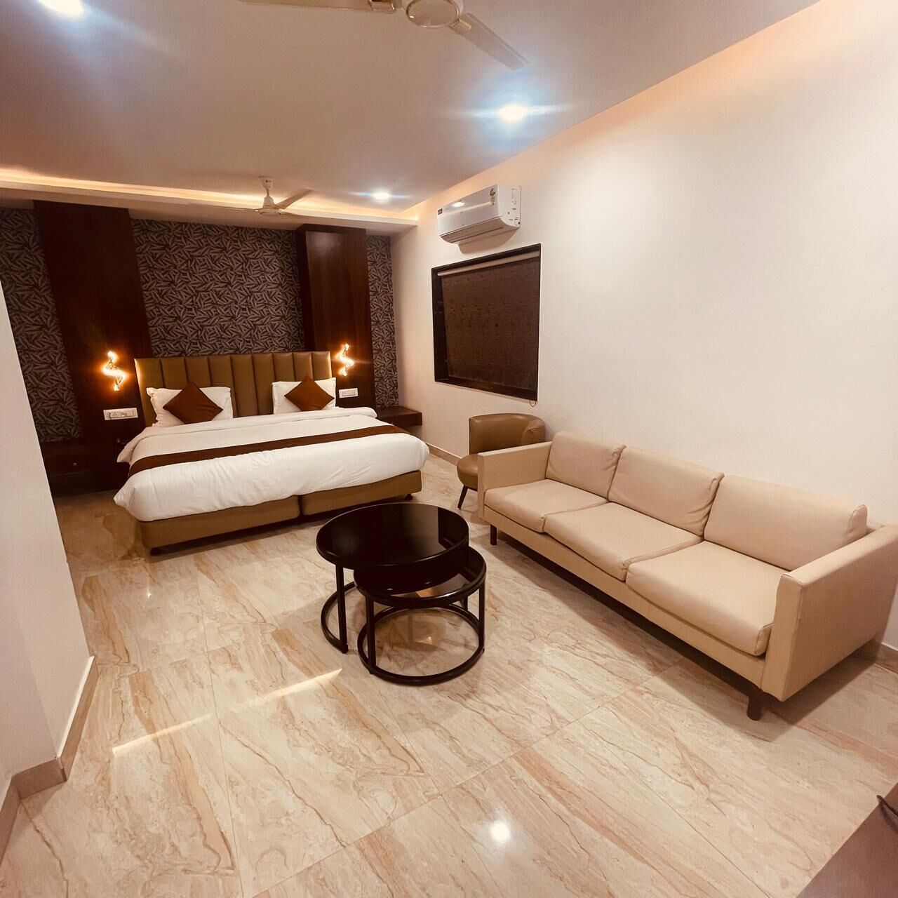 Executive Room, 1 Double Bed, Smoking, Air conditioning | Egyptian cotton sheets, premium bedding, memory foam beds, desk