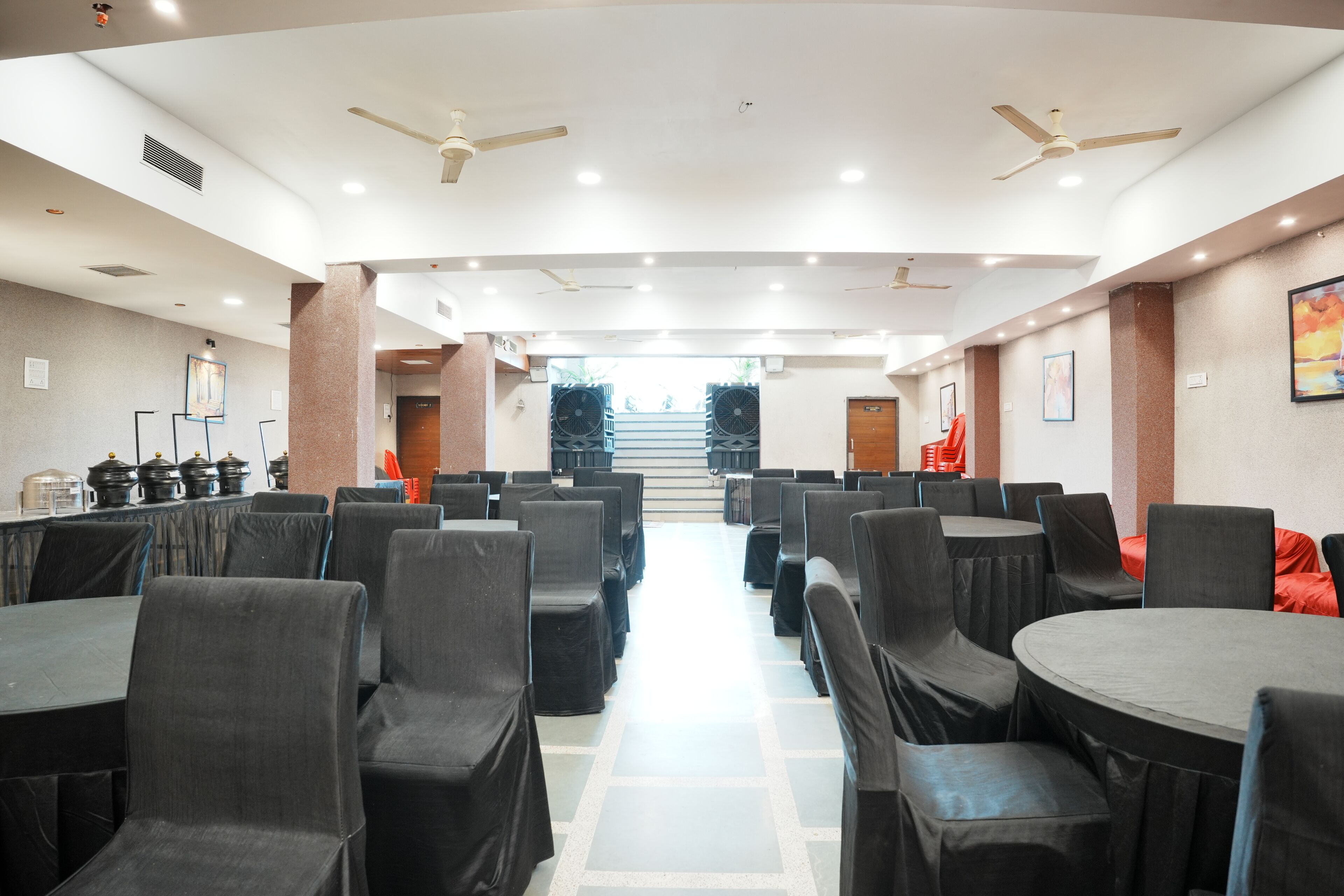 Banquet hall