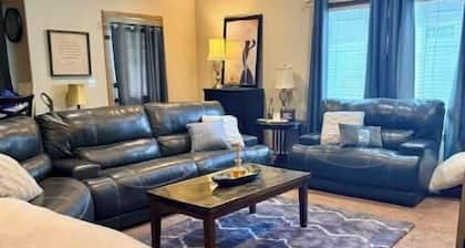 Modern One‑Level Stay – 40 min to Medora