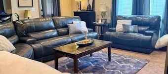 Modern One‑Level Stay – 40 min to Medora