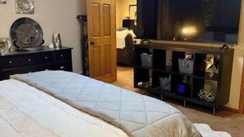 3 bedrooms, desk, iron/ironing board, WiFi (free)