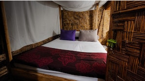 Comfort cottage, balkon, uitzicht op heuvels | Geluiddichte muren, een strijkplank/strijkijzer, gratis wifi