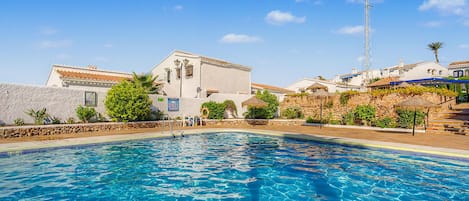 حمام سباحة