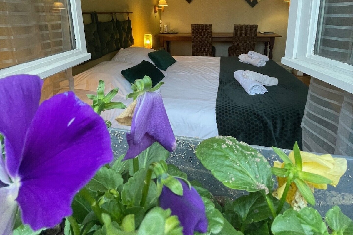 Superior Double Room, Garden View