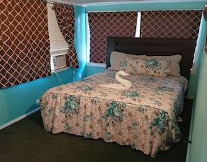 1 quarto, acesso à internet, roupa de cama