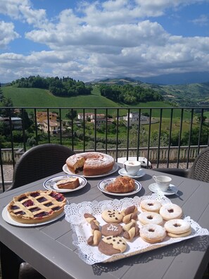 Outdoor dining - Palazzo Ducale Suites & Restaurant  (CASTILENTI)
