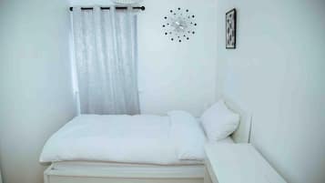 3 bedrooms, WiFi (free), bed sheets