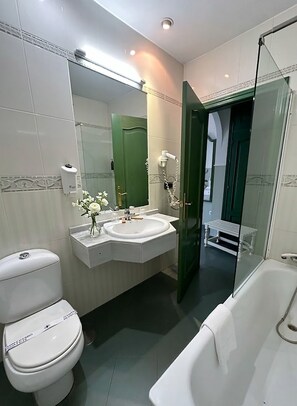 Bathroom - Mitra Rooms (Cabra)