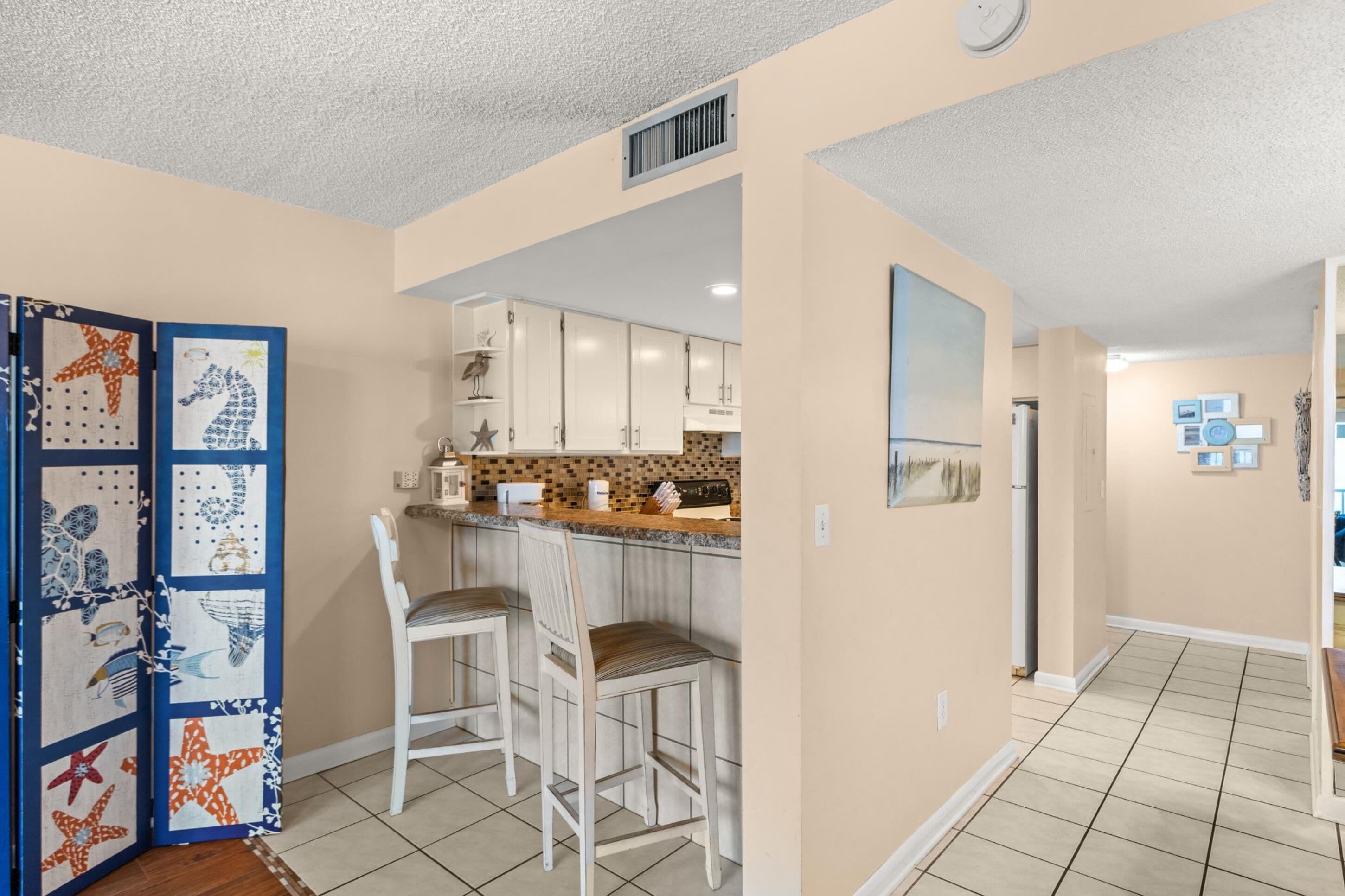 Condo, 1 Bedroom, Ocean View (408) | Private kitchen | Coffee/tea maker, full-sized fridge, microwave, oven