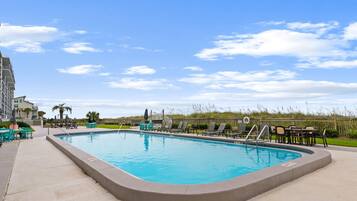 Outdoor pool, pool loungers