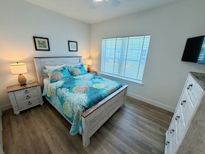 3 bedrooms, WiFi (free), bed sheets