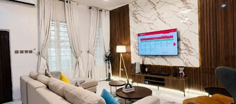 The Amber Stay | 24/7 Power| Fully Serviced |Lekki