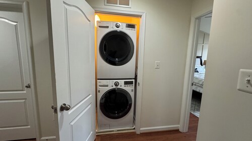 Modern 4BR Townhome - Perfect for Extended Stays