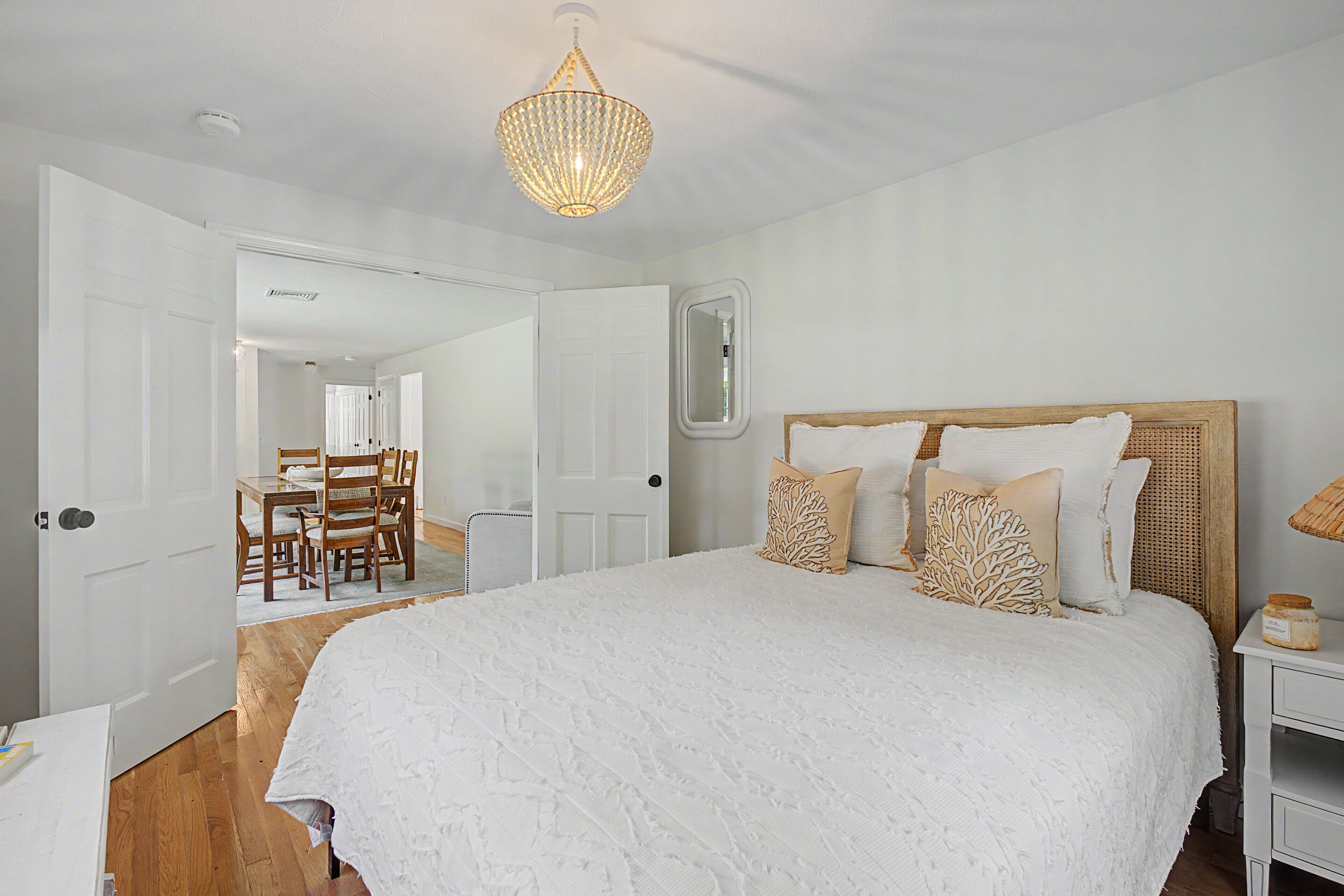 4 bedrooms, iron/ironing board, free WiFi