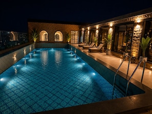 Outdoor pool - Ni Central Park (Mysore)