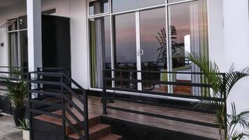 Habitación doble superior, balcón, vistas al jardín | Detalle del exterior