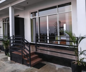 Habitación doble superior, balcón, vistas al jardín | Detalle del exterior