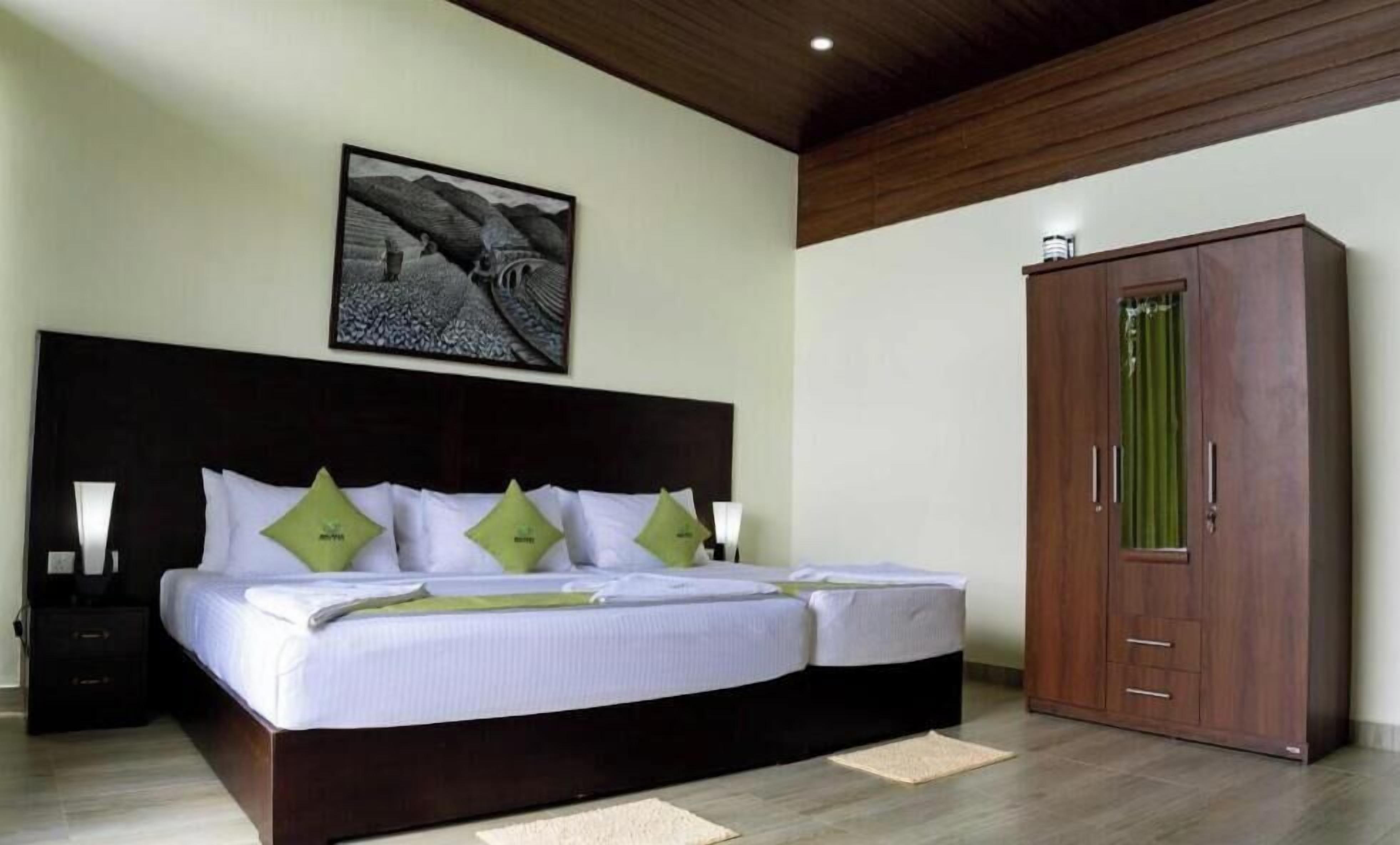 Deluxe Triple Room, Balcony, Garden View