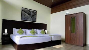 Habitación triple Deluxe, balcón, vistas al jardín | Wifi gratis