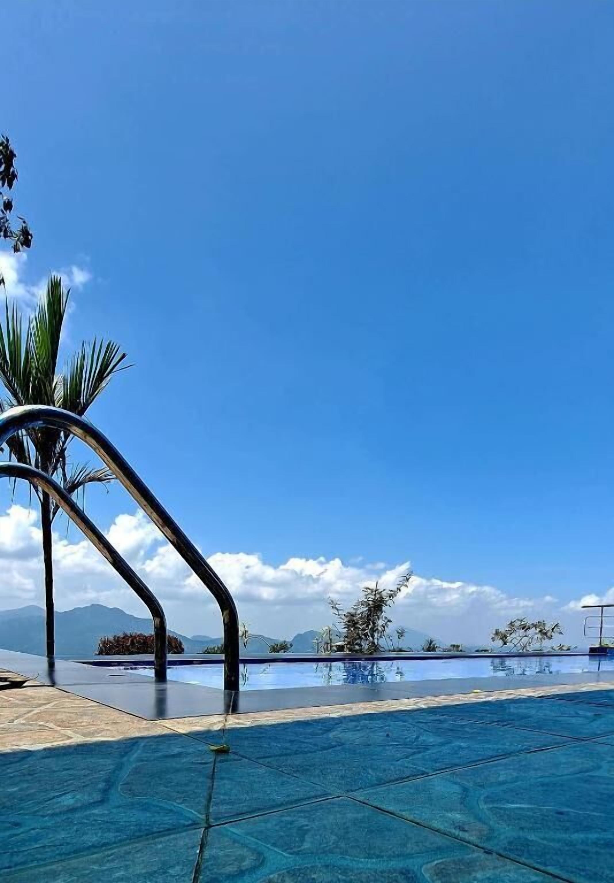 Hồ bơi