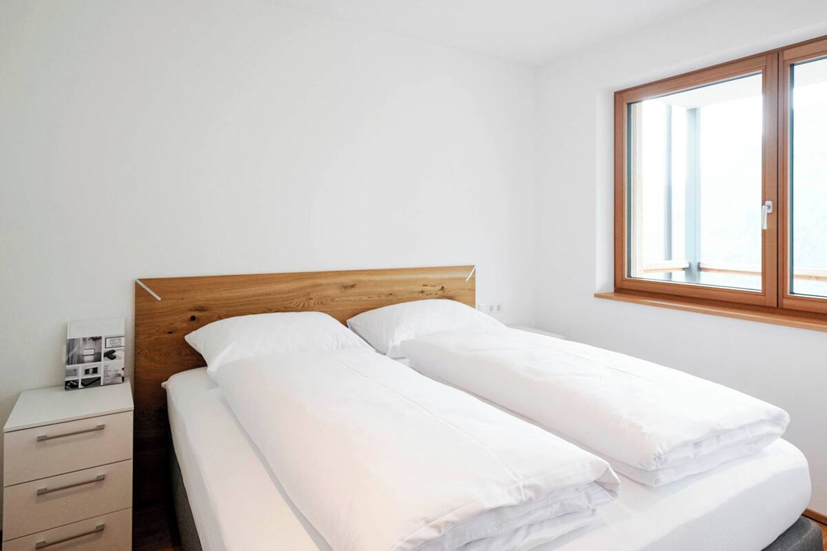 Condo, Balcony, Mountain View | Phòng cách âm, truy cập Internet không dây miễn phí, bộ trải giường 