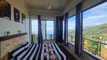 Comfort Single Room, Mountain View | Bed sheets