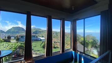 Comfort Single Room, Mountain View | Bed sheets