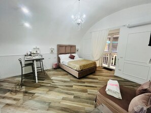 Deluxe Apartment, Balcony | In-room safe, soundproofing, iron/ironing board, WiFi (free)