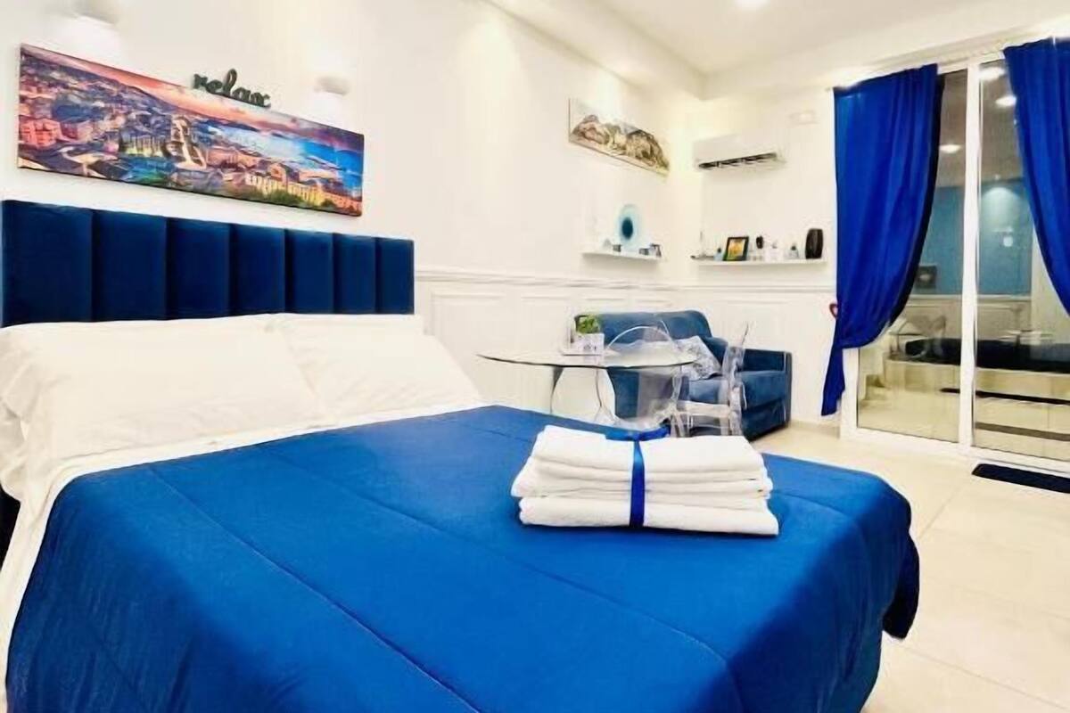 Comfort House | In-room safe, soundproofing, iron/ironing board, WiFi (free)