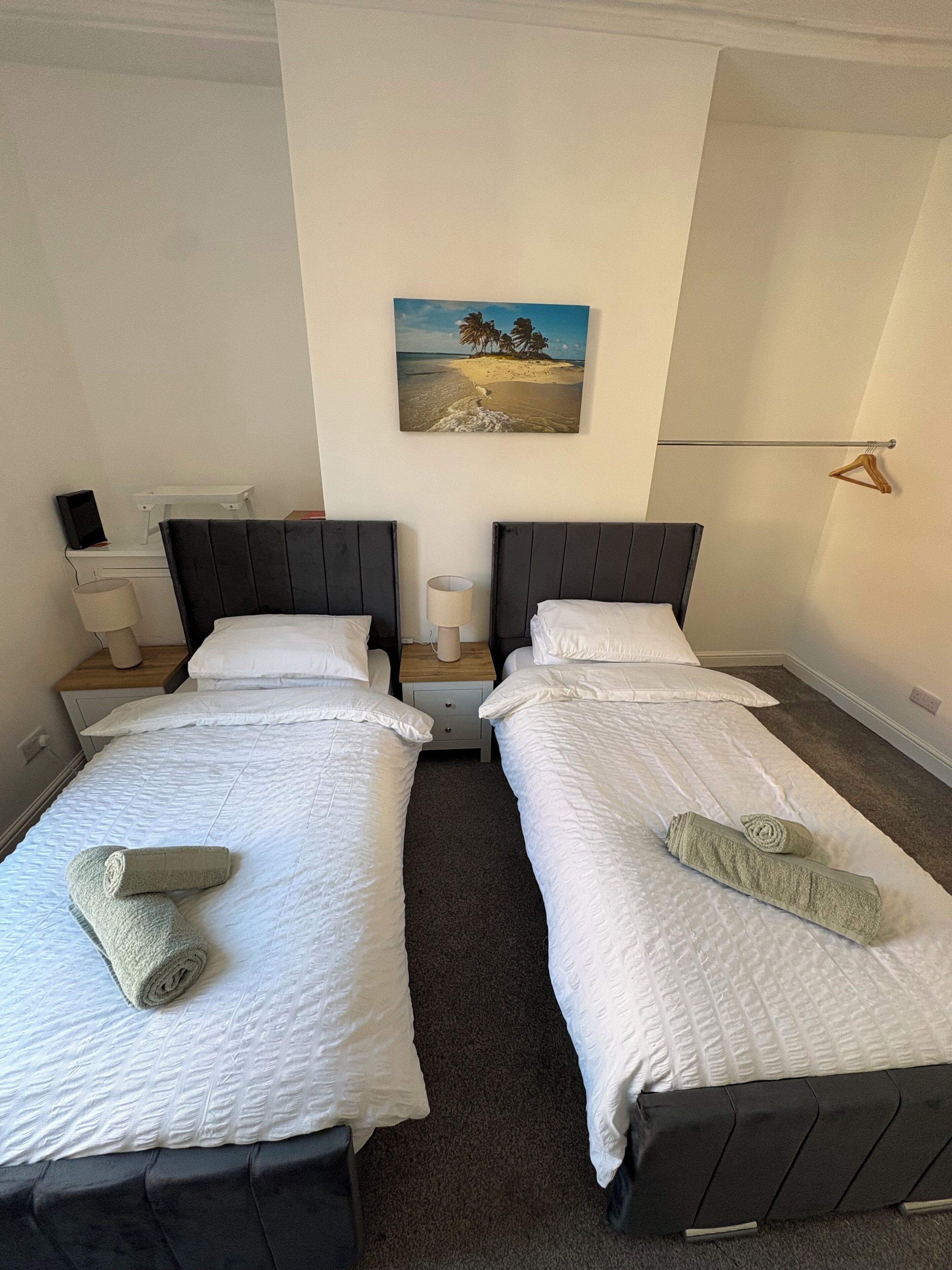4 bedrooms, iron/ironing board, WiFi, bed sheets
