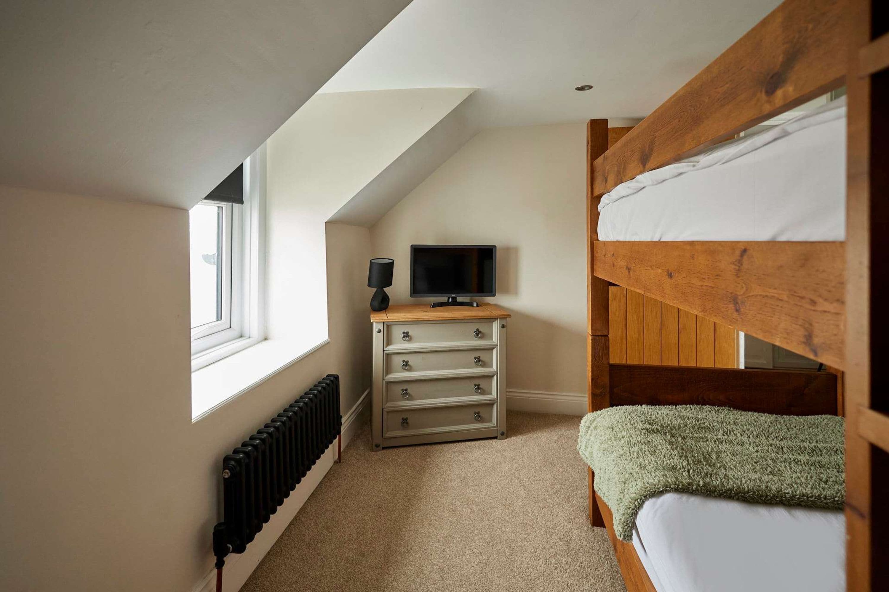2 bedrooms