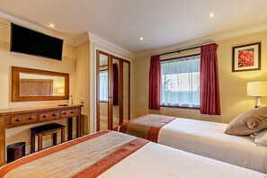 House - Host Stay Hornbeam Lodge (Grantham)