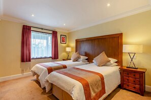 House - Host Stay Hornbeam Lodge (Grantham)