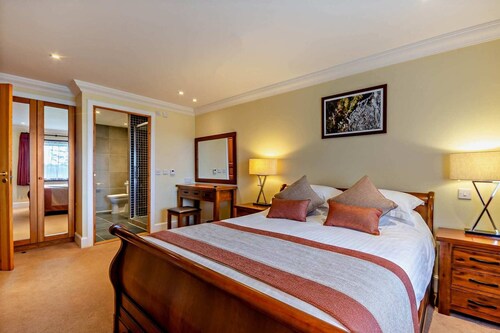 Host Stay Hornbeam Lodge