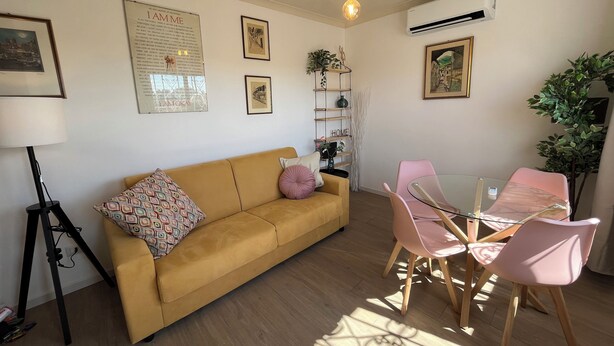 Smart TV -     Trastevere Penthouse - Private Rooftop Terrace (Roma)